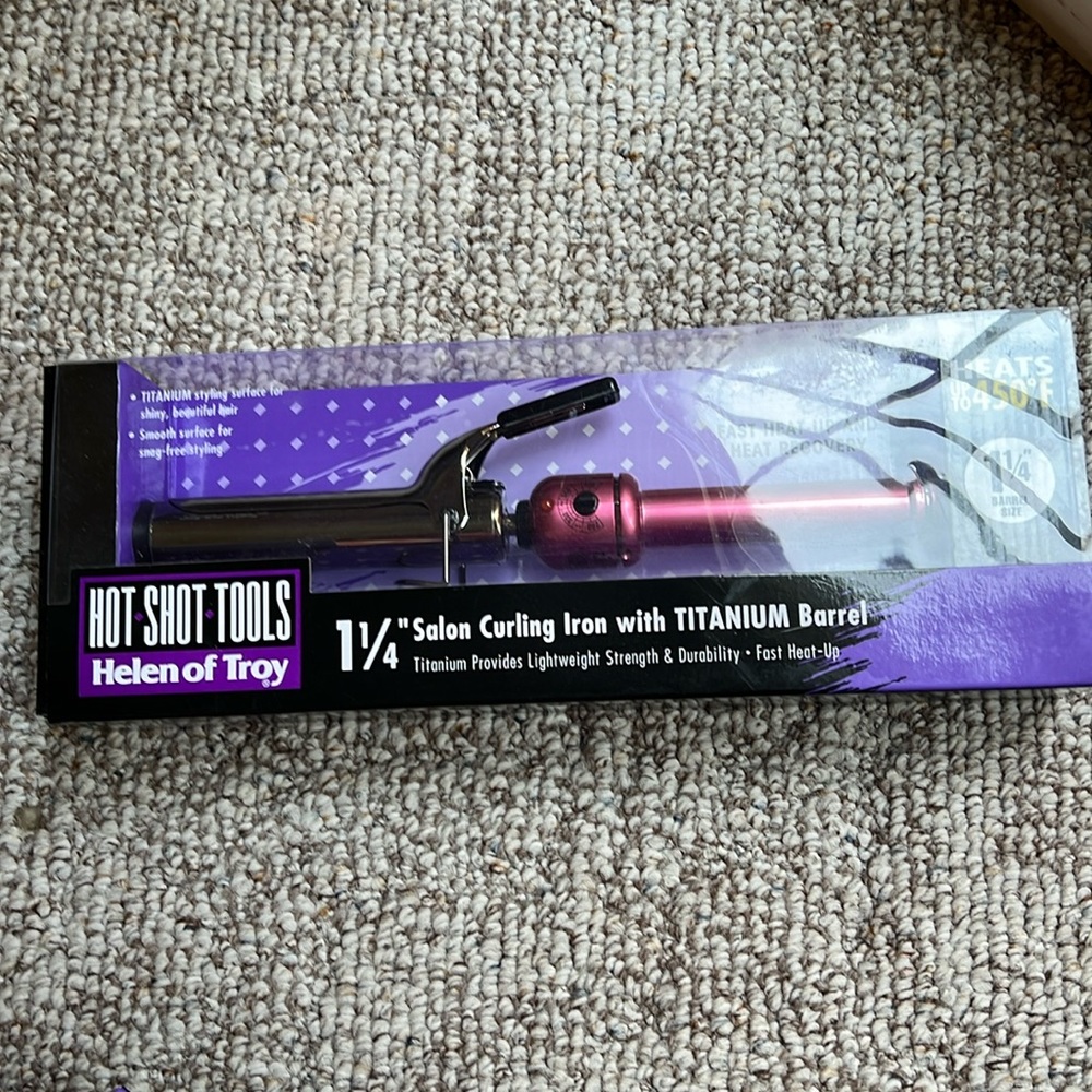 NWT Curling Iron